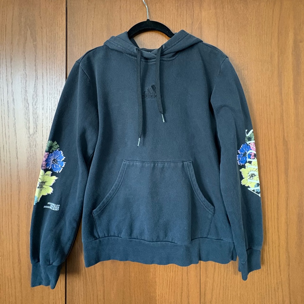 adidas Black Crewneck Hoodie Sweatshirt with Floral Sleeve Prints Size Small